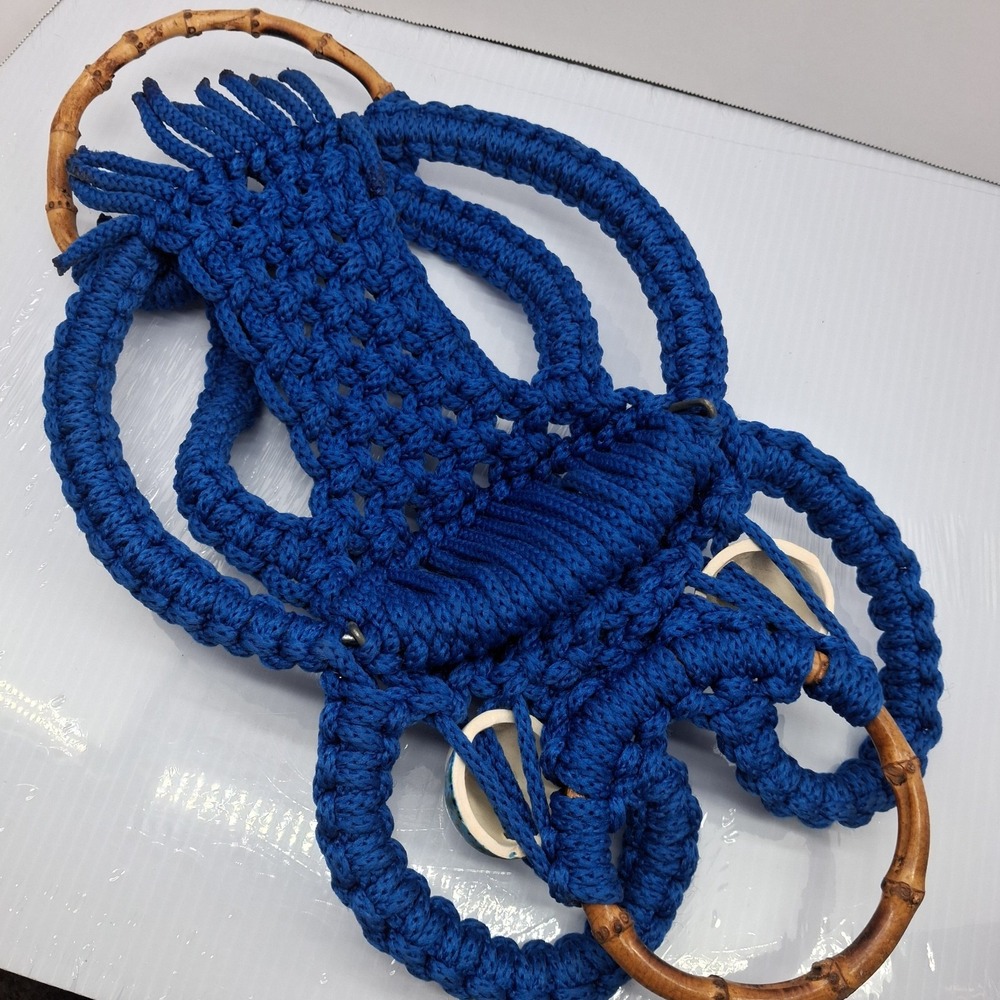 VTG 1970s Frog Macrame Blue Towel Holder Wall Hanging Rack Wood MCM Retro 20" - Picture 8 of 8